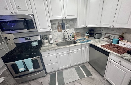Clinton Township House | Seafarers Ranch by Lake St Clair! King bed w wifi+