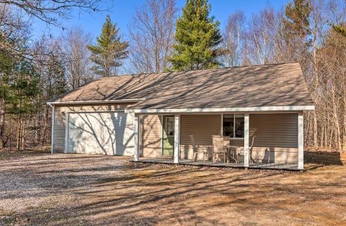 Bear Lake House | Secluded Bear Lake Getaway w/Fire Pit & Porch!