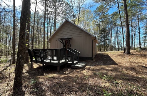Becker Cabin | Secluded Cabin on private 60 acre lake 10 minutes from Tupelo