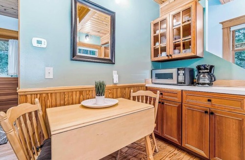 Arcadia House | Secluded home w/private grill, gas fireplace, full kitchen, and free WiFi