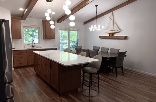 Sturgeon Bay House | Secluded Lake Michigan Retreat 4BR/4BA, EV Charging, Near Cave Point