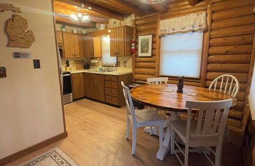 South Haven Cabin | Secluded Log Cabin with trail to North Point County Park to the beach.