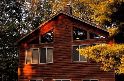 Harrison Cabin | Serene Cabin Getaway on 80 Acres – Gather, Relax & Adventure Together