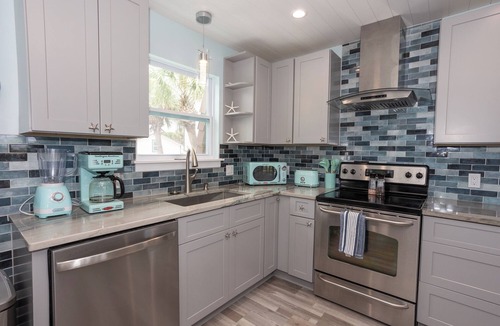 Laguna Beach House | Serene deck retreat w/Gulf Views in west end PCB