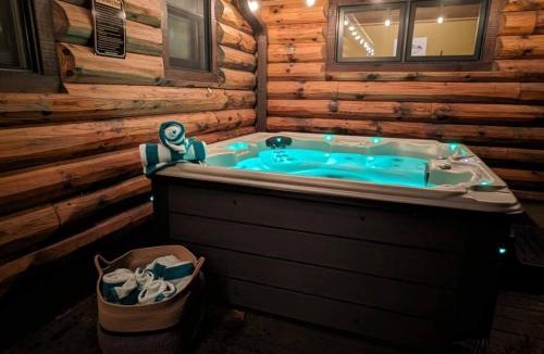 Maggie Valley House | Serene Green - Views, Hot Tub, Skiing, Tubing, Gas Fireplace