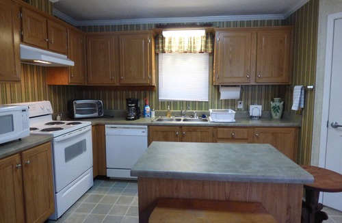 Crawford House | Serenity and peace only 15 miles from M.S.U., centrally located, pets considered