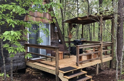 Muscadine Cabin | SHEKHINA A tiny house in the woods. 40 acres. Total privacy. Weekend retreat.