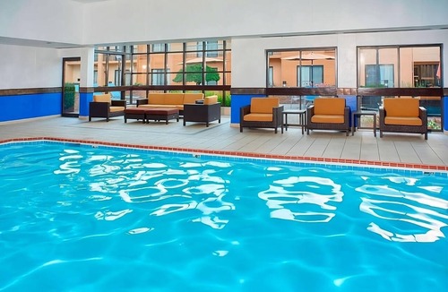 Auburn Hills Apartment | Short Distance From The Well Known Sites! 2 Lovely Units, Pool, Parking!