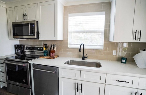Freeport Cottage | Short drive to the beautiful 30-A beaches! Cozy Riverwalk Landing Cottage 8-H