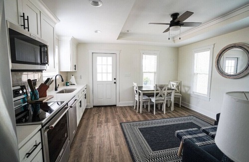 Freeport Cottage | Short drive to the beautiful 30-A beaches! Cozy Riverwalk Landing Cottage 9-I