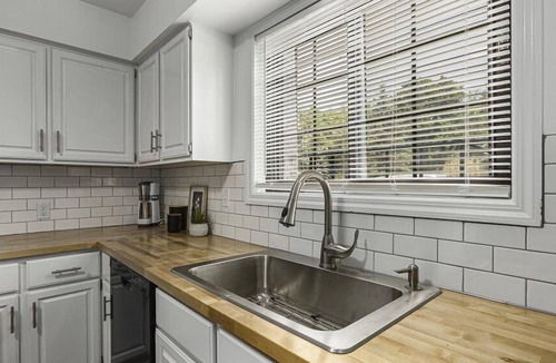 Forest Hills Condo | Side by side duplex w/ private driveway, yard and easy access to everything