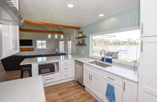 Traverse City House | Silver Lake Cottage in Traverse City w/Private Frontage & Pontoon for rent