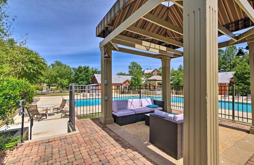 Oxford Apartment | Sip Happens: Poolside Pregame on Ole Miss Weekends