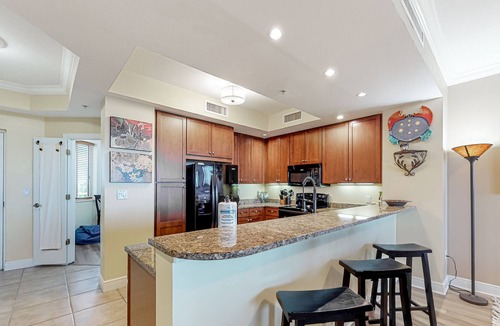 Ono Island Condo | Sixth-floor condo with pool & hot tub - chairs and umbrella available for beach