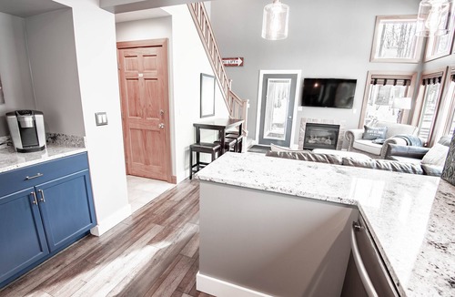 Boyne Falls Apartment | Ski-in/out | 652 Disciples Village Condo | Gas Fireplace | 5 BR | Sleeps 18!