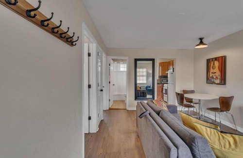 West End Apartment | Sleep 6 1 Mile From Braodway!