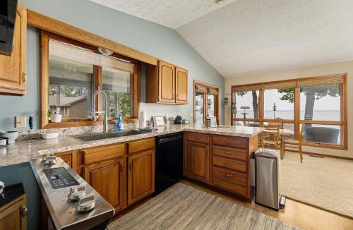 Traverse City House | Smokey Hollow's Secret Hot Tub Beach AC