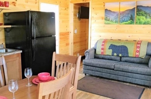 Howell Cabin | Smoky Mountain Chalet Cottage