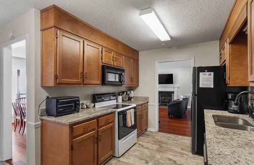 Tuscaloosa House | Southern Comfort- 3BR, 2BA