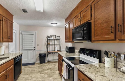 Tuscaloosa House | Southern Comfort- 3BR, 2BA