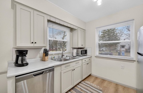 Lansing House | Southern Comfort Cottage in the City