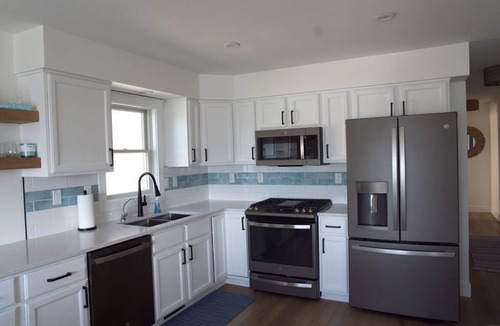 Bradley House | Southshore Lakehouse on Gun Lake -Like New Home on Goldcoast of Gun Lake