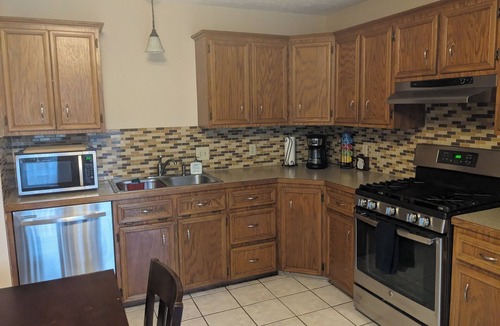 Grandville House | Spacious 4-bedroom house in fantastic Grandville with WiFi, AC