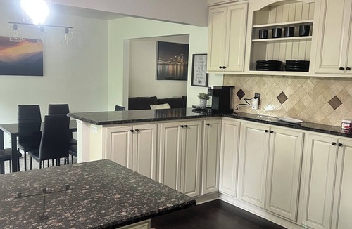Bryant Pattengill East House | Spacious 5-bedroom house with AC, WiFi in enjoyable Ann Arbor