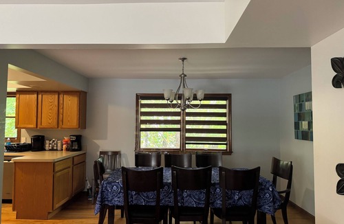 Water Hill House | Spacious 5-bedroom home in beautiful Ann Arbor Waterhill Neighbourhood