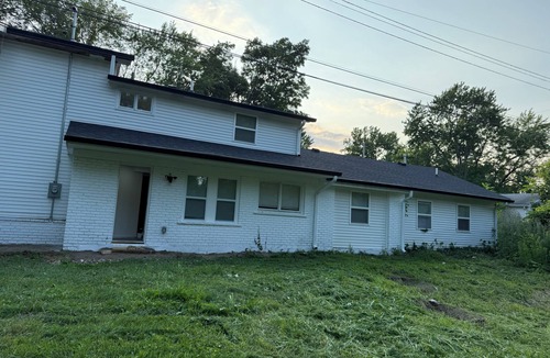 Lansing House | Spacious 5-bedroom house in cool Lansing with WiFi, AC