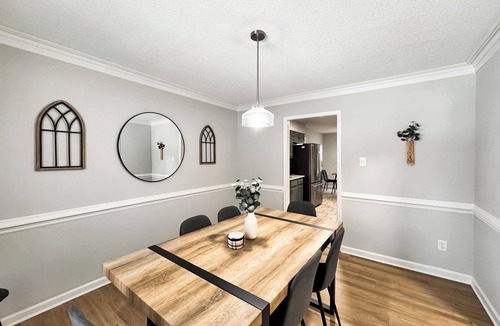 Cordova House | Spacious 5-bedroom house Cordova with large screened in porch and game room!