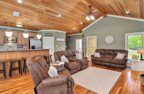 Arley House | Spacious 5 bedroom house with double decker dock on quiet lakefront!