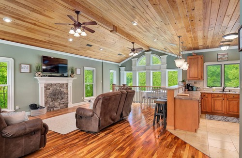 Arley House | Spacious 5 bedroom house with double decker dock on quiet lakefront!