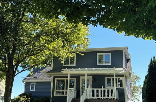 Culver House | Spacious 5-bedroom house on Culver’s beautiful Lake Maxinkuckee