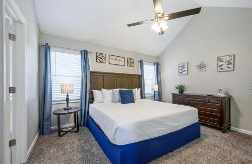 Adairsville House | Spacious 5BR Home with Fenced Yard in Adairsville