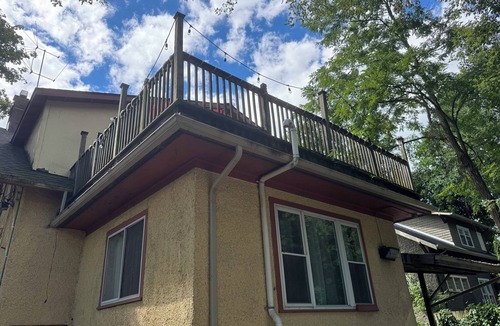 Old West Side House | Spacious 5BR Townhouse w/Roof Deck, Walk to Main St in Ann Arbor