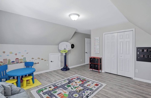 Fayetteville House | Spacious 6-bedroom house in Fayetteville with Pool and Full Basement Sleeps 20