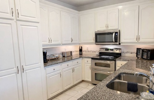 Gunter Afs House | Spacious and Elegant 5BR Home Near EastChase Mall!
