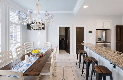 Gunter Afs House | Spacious and Elegant 5BR Home Near EastChase Mall!