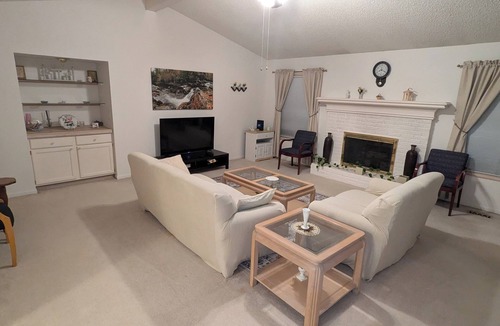 Novi House | Spacious Beautiful home in Novi