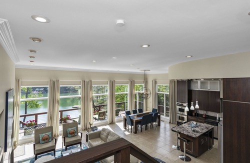 Dadeville House | Spacious Lake Martin Luxury Retreat Close to Auburn