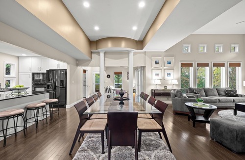 Cassopolis House | Spacious Lakefront Escape-Perfect for Family, Friends, Yoga or Writing Retreats