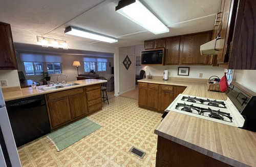 Upper Peninsula Michigan House | Spacious Marquette Getaway Trails Nearby Perfect 4-Season Basecamp