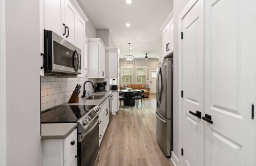 Midtown House | Spacious Midtown Home Steps from Piedmont Park