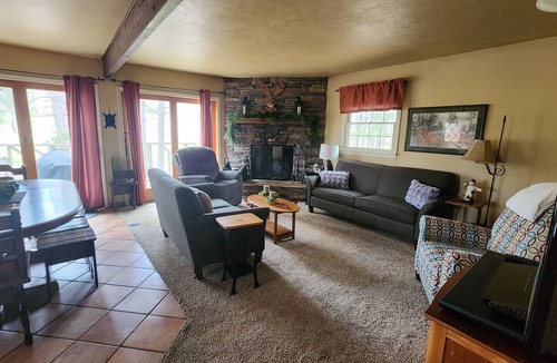 Thompsonville House | Spacious Resort Home on 10th Fairway - 6 Bedrooms, 3 Baths. GOLF, SKI, SPA