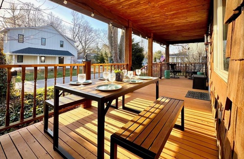 Spring Lake House | Spacious Spring Lake Retreat Beach Access Sleeps 8 Family & Pet Friendly