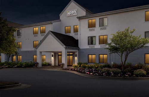 Bryant Pattengill East Hotel | Spark By Hilton Ann Arbor South