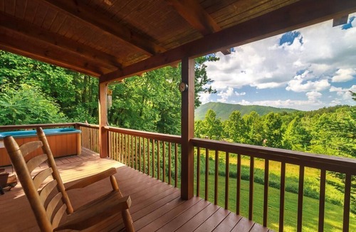 Cosby Cabin | SPARROWS NEST! COME ENJOY THE SERENITY & MOUNTAIN BEAUTY!