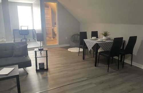 Florence Apartment | Specious 1 bedroom apartment w/free wifi & parking