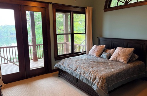 Wedowee House | Spectacular 4-bedroom house on beautiful Lake Wedowee